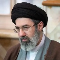 في أول خطاب رسمي.. مجتبى خامنئي يهدد بإغلاق ”هرمز” ويفتح جبهات قتالية جديدة ”لا يملك العدو خبرة بها”