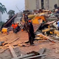 زلزال  يضرب فنزويلا بقوة غير مسبوقة منذ قرن و كراكاس تعلن الطوارئ بعد انهيار مبانٍ وتضرر المطار وإطلاق تحذيرات من تسونامي