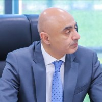 وليد درويش عضو اتحاد الكرة يحضر قمة كولومبيا وأمريكا في بطولة خوفو الدولية للشباب