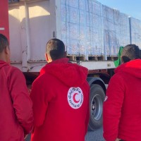 مصر تواصل دعم الأشقاء.. الهلال الأحمر يطلق قافلة «زاد العزة 154» بـ 76 ألف سلة غذائية وملابس شتوية لقطاع غزة