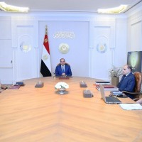 الرئيس السيسي يوجه بالسرعة والدقة في المشروعات القومية ويشيد بعطاء القوات المسلحة