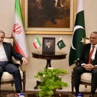 إيران ترفض لقاء الوفد الأمريكي في باكستان.. وترامب يترقب عرضاً طهرانياً لإنهاء أزمة ”هرمز”