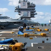 تصاعد التوتر بين واشنطن وطهران.. الجيش الأميركي يستعد لضربات محتملة وترمب يدرس القرار