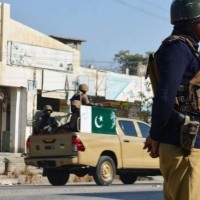 مقتل 15 شخصاً بينهم 12 جندياً في هجوم انتحاري بشمال غرب باكستان