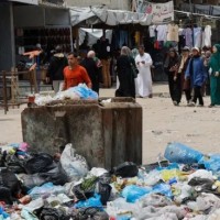 كارثة بيئية في غزة: ”إبادة صامتة” تقودها الأوبئة والقوارض وسط تلال النفايات