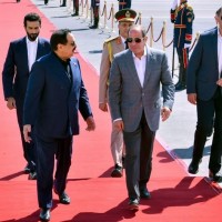 الرئيس السيسي يستقبل ملك البحرين بمطار العلمين لبحث العلاقات الثنائية والقضايا الإقليمية