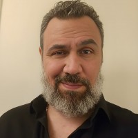 من الغردقة إلى السويد.. كيف صنع Mr.O عالمه الخاص بين تيك توك والكتب والموسيقى السينمائية