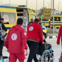 دفعة جديدة من العائدين تعبر معبر رفح.. مصر تواصل جهودها الإنسانية لدعم غزة