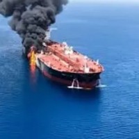 الأمارات: مقتل وإصابة 9 أشخاص في استهداف صاروخي إيراني لناقلتي نفط إماراتيتين بمضيق هرمز