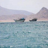 توسيع التصعيد في اليمن .. 3 قتلى في قصف الحوثي لسفينة تجاربة في باب المندب وقصف صاروخي لمأرب والمخا