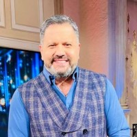 الفنان إدوارد يتعرض للنصب بأسم فنان مشهور