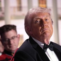 رصاص في واشنطن.. الخدمة السرية تجلي ترمب من حفل عشاء المراسلين بعد دوي إطلاق نار وحالة ذعر بين الحضور