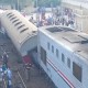 إصابة 14 شخصاً في خروج عربة قطار عن القضبان بمحطة محلة روح بالغربية