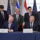 توقيع اتفاق إطار ثلاثي بواشنطن حول لبنان.. ونتنياهو: باقون بالحزام الأمني وحزب الله وإيران خارج اللعبة