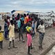 رئيس وزراء السودان يستغيث بالعالم لإنقاذ المدنيين وتقارير توثق ”إبادة جماعية” وتطهيراً عرقياً