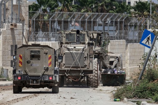 غزة : الاحتلال يواصل عدوانه على بلدة المغير لليوم الثالث على التوالي