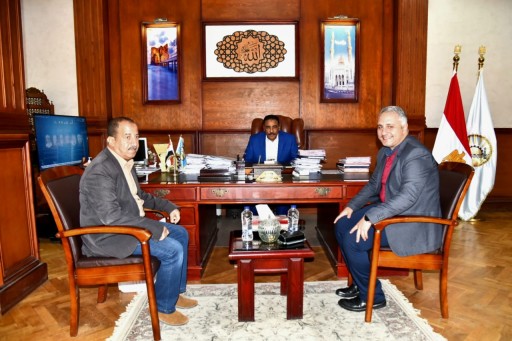 مناقشة  جهود منطقة تليفونات مطروح لتوفير الخدمات في المناطق الأكثر إحتياجا بالمحافظة .