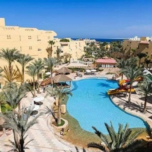 في قلب الغردقة “ذهبية إيجل داون تاون” عنوان الراحة العصرية وتجربة الضيافة المتكاملة