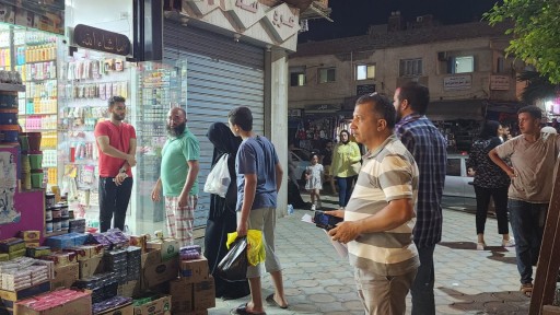 تطبيق قرار غلق المحال التجارية بحزم بمدينة مرسي مطروح