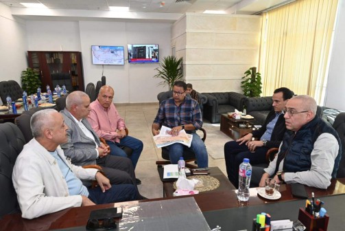 وزير الإسكان يعقد اجتماعا بمقر جهاز مدينة العلمين الجديدة للاطمئنان على معدلات إنجاز المشروعات الجارى تنفيذها بالمدينة