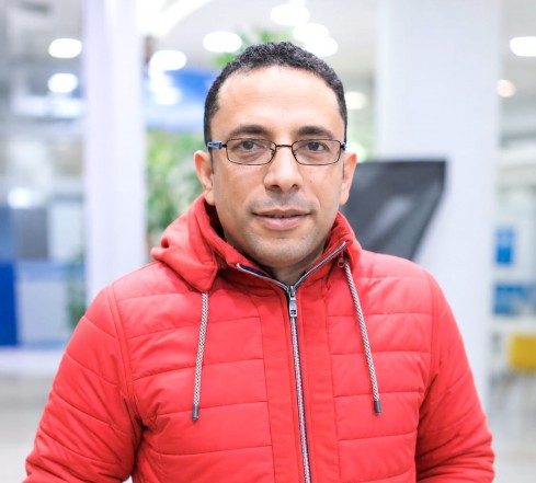 الناقد الرياضي حازم صلاح: حسام حسن أعاد هيبة المدرب الوطني.. ومحمد صلاح يضاهي ميسي في المونديال