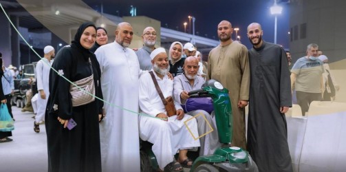 «السكوتر الكهربائي».. أكثر من 2000 رحلة لتيسير تنقّل ضيوف الرحمن من كبار السن وذوي الإعاقة