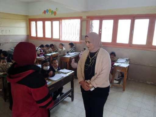 وكيل وزارة  تعليم مطروح تتفقد مسار الدراسة بعلم الروم ٢ والسواني البحرية