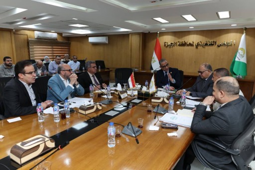محافظ الجيزة في لقاء ”المكاشفة” مع النواب: نقلة نوعية بمستوى النظافة وأسواق حضارية ومستشفيات جديدة لدعم المواطن