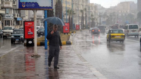 سحب منخفضة وشبورة كثيفة على القاهرة.. الأرصاد تحذر من برودة شديدة ليلًا ودرجات الحرارة اليوم