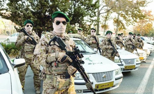 مقتل عنصر من «الباسيج» خلال احتجاجات إيران يشعل المخاوف من تصعيد أمني مع اتساع رقعة المظاهرات