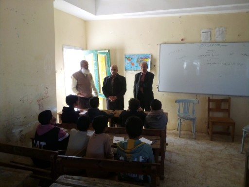 وكيل وزارة  تعليم مطروح يتابع انتظام أمتحانات شهر مارس بمدرسة وادي الرمل الابتدائية