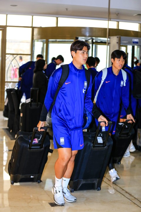 منتخب كوريا الجنوبية للشباب يصل القاهرة للمشاركة في بطولة خوفو الدولية