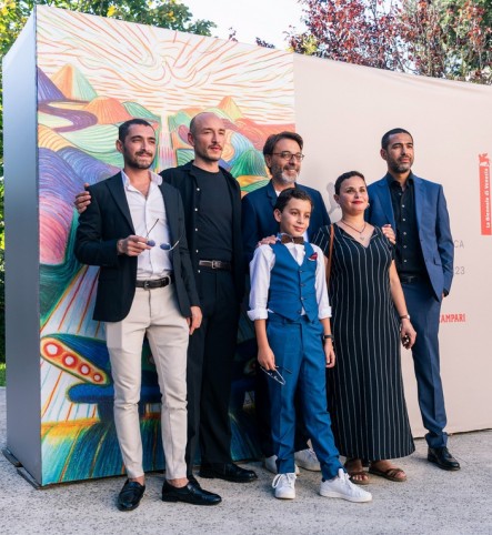 فيلم «وراء الجبال» يخطف الأنظار بمهرجان فينيسيا السينمائي