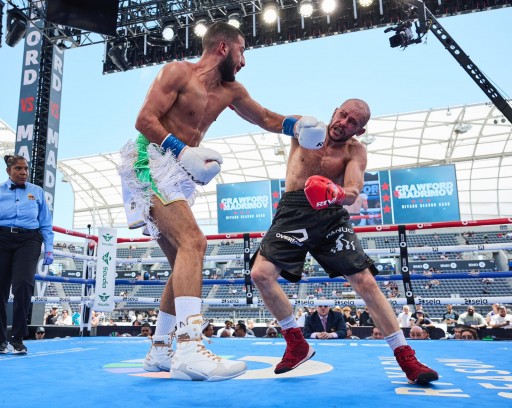 زياد المعيوف أول ملاكم سعودي محترف يفوز في نزال موسم الرياض الدولي