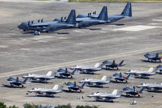  الكاريبي على صفيح ساخن.. أميركا تحشد قواتها وتضيّق الخناق على نفط فنزويلا وروسيا والصين تحذّران