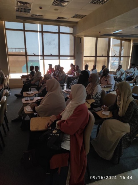 رئيس النقابة الفرعية للمهندسين بمطروح يشهد احتفالية تكريم الأمهات المثاليات وحفظة القرآن والمتفوقين وحملة الماجستير 