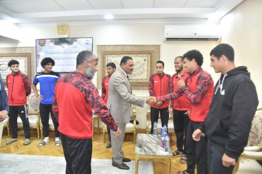 محافظ مطروح يلتقي فريق نادى مطروح للصم والبكم لكرة القدم  المشارك في دورى البارالمبية  لتصفيات الصعود للدورى الممتاز