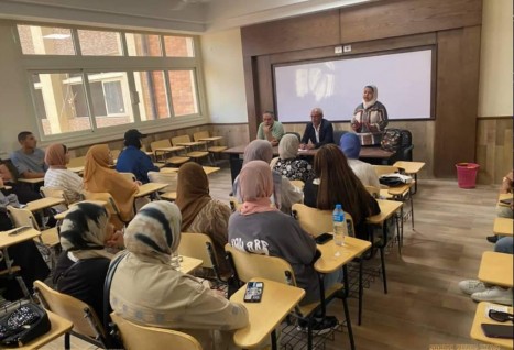 عميد كلية الآثار واللغات بجامعة مطروح يعقد لقاءاً مع الطلاب الجدد