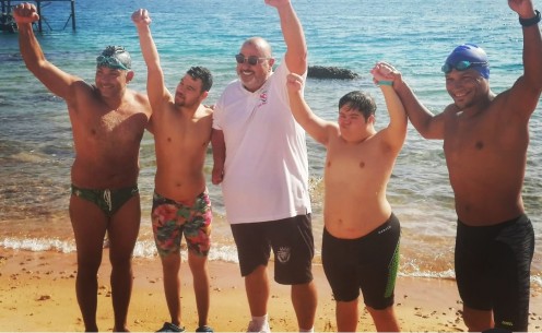 نجاح اختبارات فريق سباحي تتابع عبور المانش في المياه المفتوحة بالغردقة 