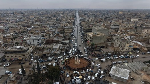 الجيش السوري يفرض سيطرته على الطبقة وسد الفرات ويضيّق الخناق على «قسد» في الرقة