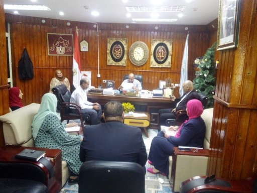 وكيل تعليم مطروح يترأس لجنة المقابلات  لاختيار وكيلاً جديداً لإدارة مطروح التعليمية