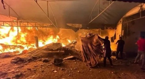 قصف جوي يستهدف مستشفى شهداء الأقصى.. استشهاد مزارع ووقوع ضحايا باعتداءات إسرائيلية متواصلة في قطاع غزة