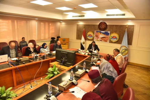 لجنة الترات الشعبي بمطروح تبحث إصدار اطلس للتراث كمرجع ثقافي وانثربولوجى بالانساب والأعراف والعادات والمعالم السياحية والأثرية