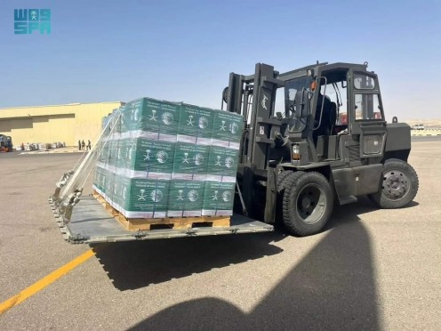 مطار العريش يستقبل الطائرة الإغاثية السعودية الـ54 لإغاثة الشعب الفلسطيني