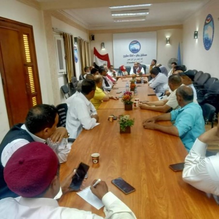 أمانة مطروح تعقد اجتماعًا تنظيميًا لأمناء المراكز وأمناء الامانات النوعية لهيئة مكتب الحزب.