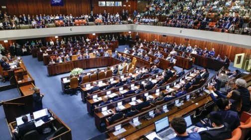 في تحدٍ صارخ للمقدسات.. الاحتلال يمهد الطريق لمنع رفع الأذان بالقدس والضفة
