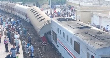 إصابة 14 شخصاً في خروج عربة قطار عن القضبان بمحطة محلة روح بالغربية