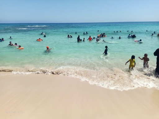 مدينة مرسي مطروح تعلن عن الشواطئ الآمنة في حالة وجود نوات وعدم استقرار للبحر 