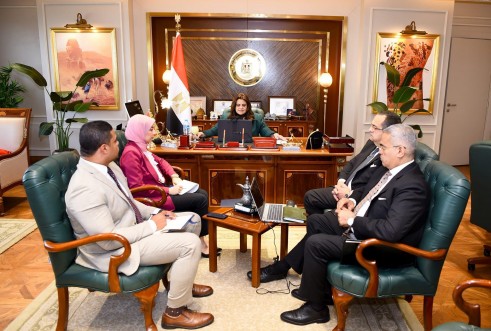 وزيرة الهجرة تعقد لقاءً مع عدد من رواد الأعمال والمستثمرين المصريين في الصين