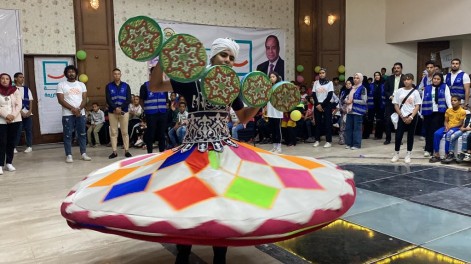 مؤسسة حياة كريمة  تسليم ٥٠٠حقيبة مدرسية لعدد من الأطفال الأيتام والأكثر احتياجا باجمالى بمطروح